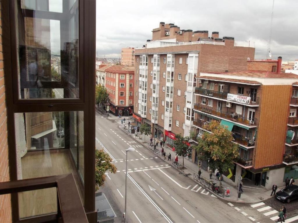 Apartamentos Urgel Madrid Luaran gambar