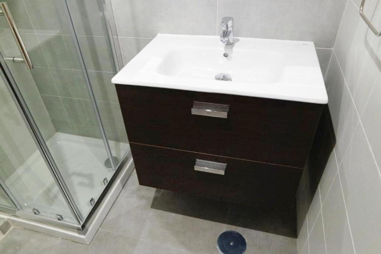 Apartamentos Urgel Madrid Luaran gambar